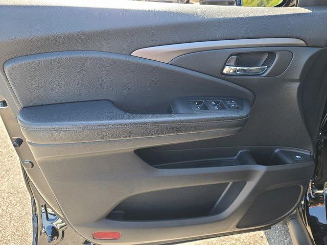 Photo of 2018 Crystal Black Pearl Honda Ridgeline