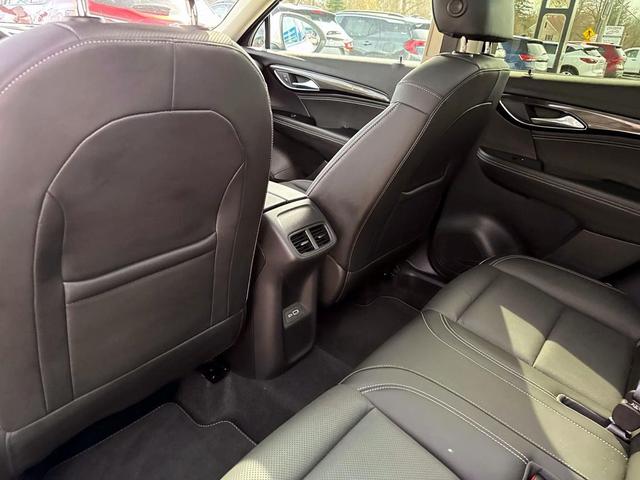 Photo of 2022 Summit White Buick Envision