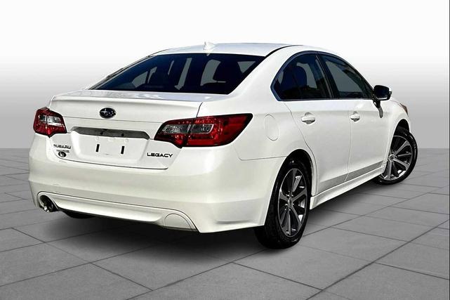 Photo of 2016 Crystal White Pearl Subaru Legacy
