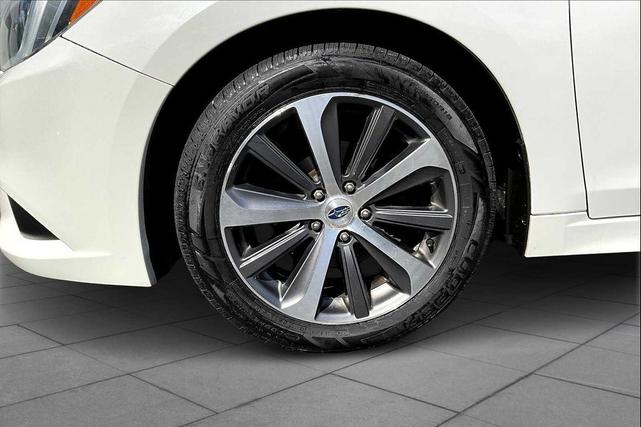 Photo of 2016 Crystal White Pearl Subaru Legacy