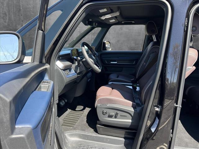Photo of 2025 Deep Black Pearl Volkswagen ID. Buzz