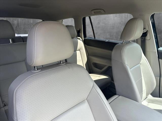 Photo of 2023 Tourmaline Blue Metallic Volkswagen Atlas