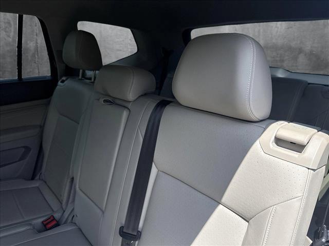 Photo of 2023 Tourmaline Blue Metallic Volkswagen Atlas