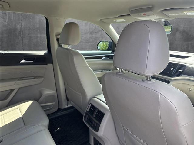 Photo of 2023 Tourmaline Blue Metallic Volkswagen Atlas