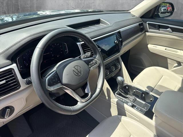 Photo of 2023 Tourmaline Blue Metallic Volkswagen Atlas