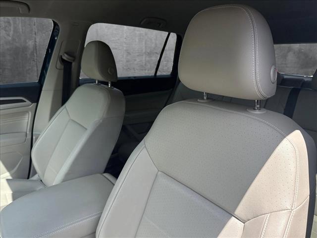 Photo of 2023 Tourmaline Blue Metallic Volkswagen Atlas