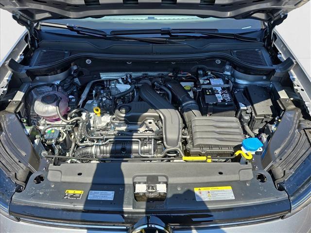 Photo of 2025 Pyrite Silver Metallic Volkswagen Taos