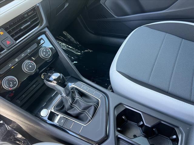 Photo of 2025 Pure White Volkswagen Taos