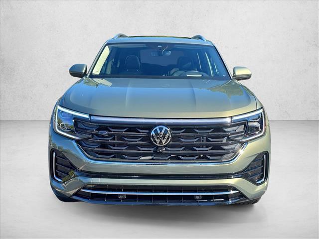 Photo of 2026 avocado green pearl Volkswagen Atlas