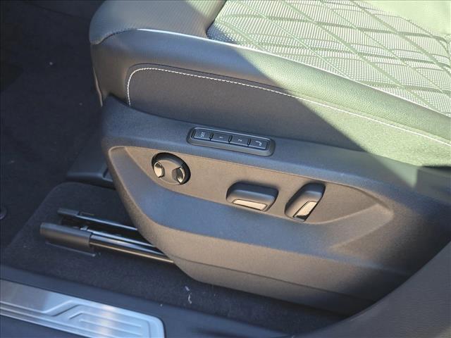 Photo of 2026 avocado green pearl Volkswagen Atlas