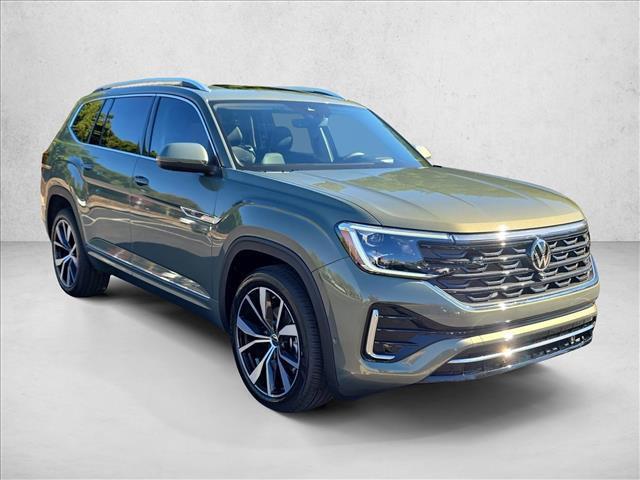 Photo of 2026 avocado green pearl Volkswagen Atlas