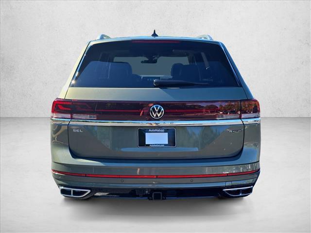Photo of 2026 avocado green pearl Volkswagen Atlas