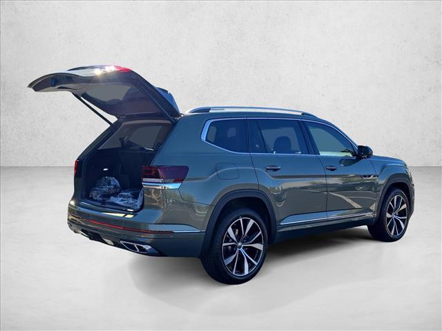 Photo of 2026 avocado green pearl Volkswagen Atlas