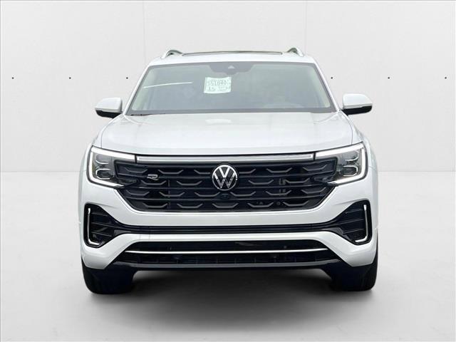 Photo of 2025 Opal White Pearl Volkswagen Atlas