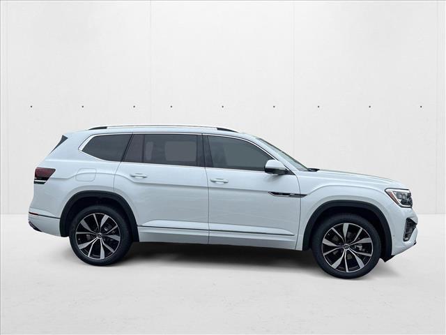 Photo of 2025 Opal White Pearl Volkswagen Atlas