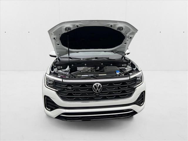 Photo of 2025 Opal White Pearl Volkswagen Atlas