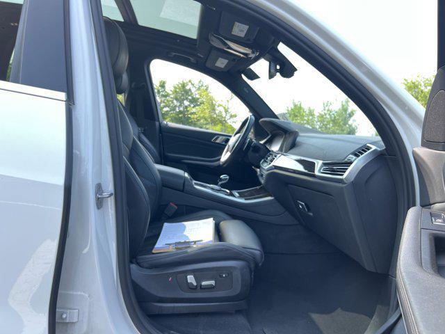 Photo of 2023 Alpine White BMW X5