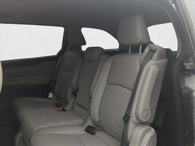 Photo of 2022 Lunar Silver Metallic Honda Odyssey