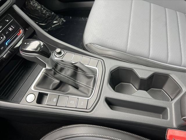 Photo of 2025 Opal White Pearl Volkswagen Jetta