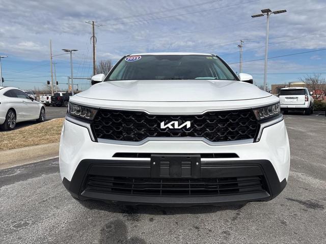 Photo of 2023 Glacial White Pearl Kia Sorento