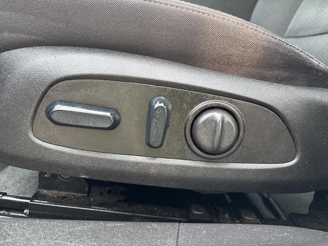 Photo of 2024 Summit White Chevrolet Malibu