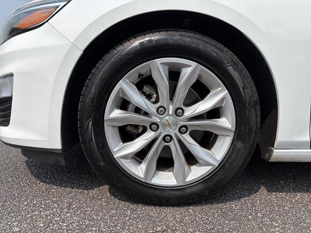 Photo of 2024 Summit White Chevrolet Malibu