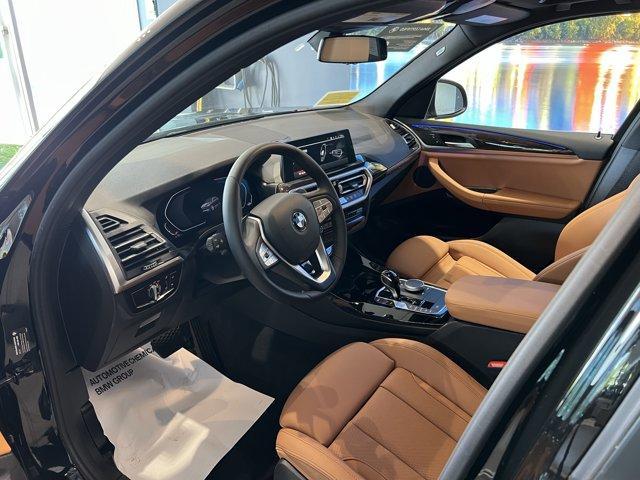 Photo of 2023 Jet Black BMW X3
