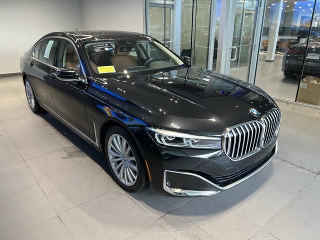 2022 BMW 740