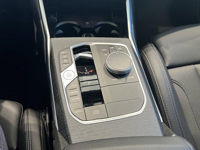 Photo of 2025 Alpine White BMW 330