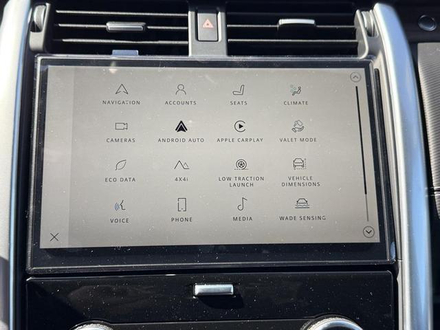 Photo of 2025 Santorini Black Metallic Land Rover Discovery