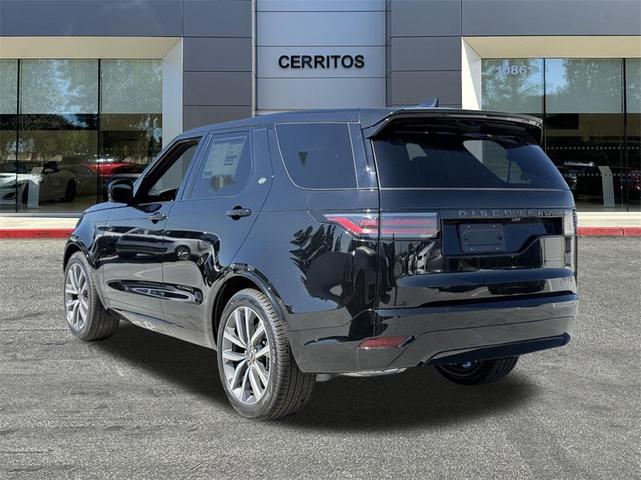 Photo of 2025 Santorini Black Metallic Land Rover Discovery