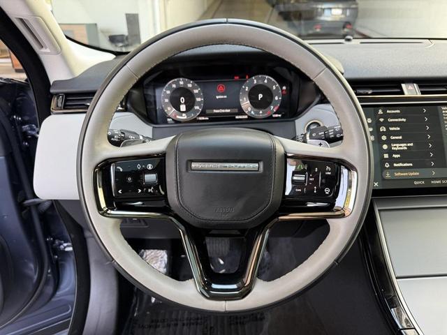 Photo of 2025 Varesine Blue Metallic Land Rover Range Rover Velar