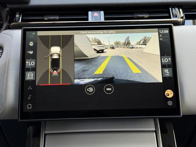 Photo of 2025 Varesine Blue Metallic Land Rover Range Rover Velar