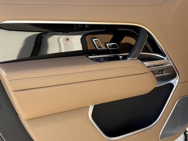 Photo of 2025 White Land Rover Range Rover