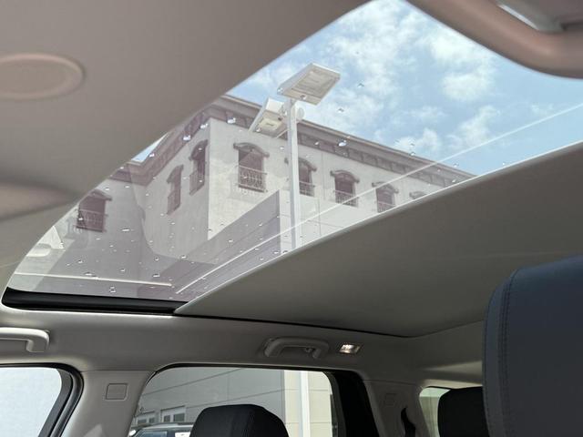 Photo of 2022 Gray Land Rover Discovery Sport