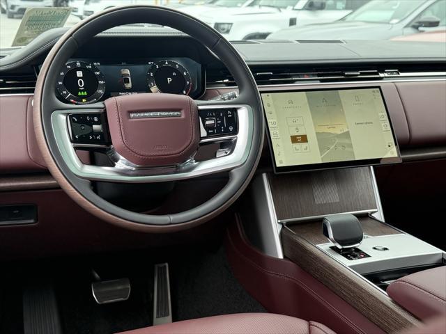 Photo of 2025 White Land Rover Range Rover