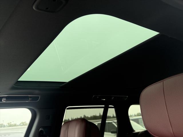 Photo of 2025 White Land Rover Range Rover
