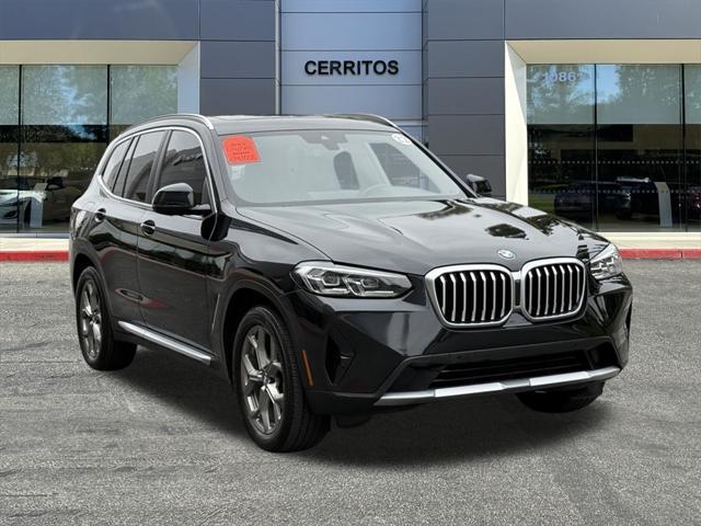 Photo of 2022 Black Sapphire Metallic BMW X3
