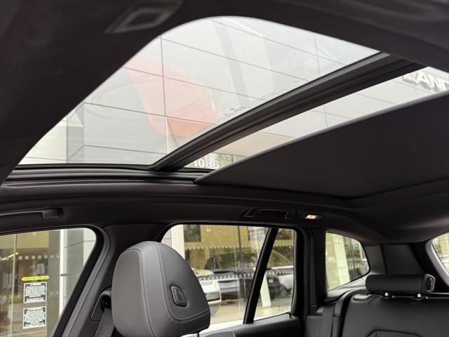 Photo of 2022 Black Sapphire Metallic BMW X3