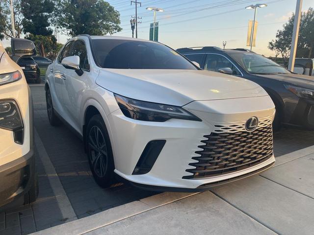 Photo of 2024 Eminent White Pearl Lexus RX 350