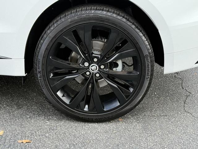 Photo of 2024 Fuji White Jaguar F-PACE