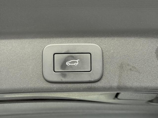 Photo of 2024 Fuji White Jaguar F-PACE