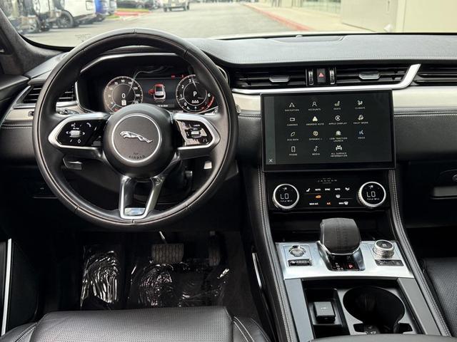 Photo of 2024 Fuji White Jaguar F-PACE