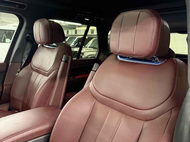 Photo of 2025 White Land Rover Range Rover