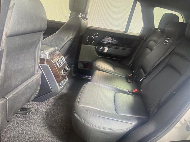 Photo of 2022 Fuji White Land Rover Range Rover
