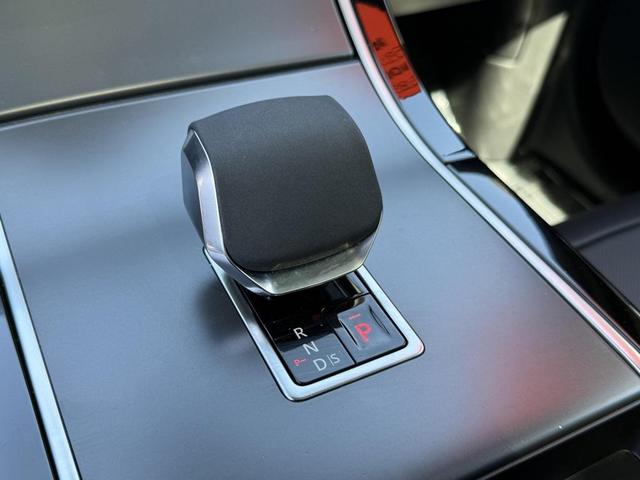 Photo of 2025 Carpathian Grey Premium Metallic Land Rover Range Rover Velar