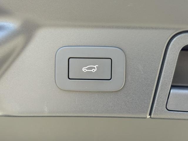 Photo of 2025 Carpathian Grey Premium Metallic Land Rover Range Rover Velar