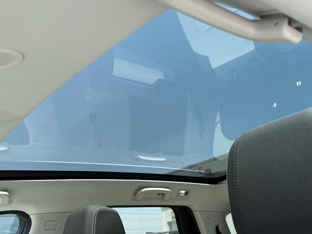 Photo of 2024 Fuji White Land Rover Discovery Sport