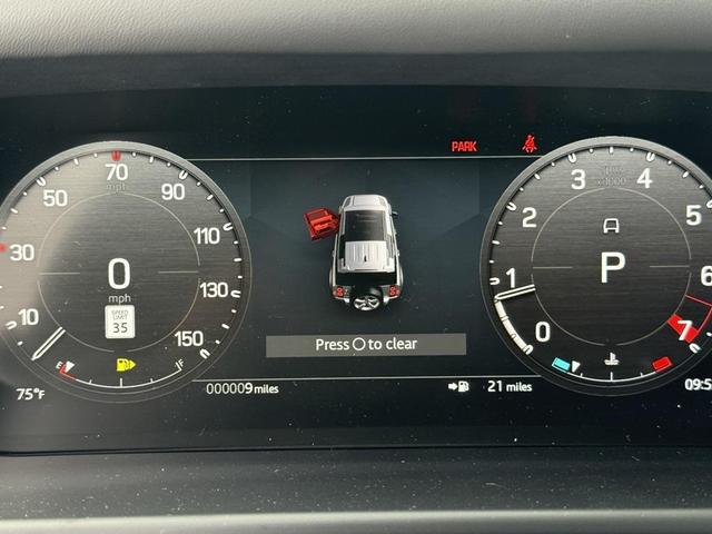 Photo of 2025 FUJI WHT Land Rover Defender