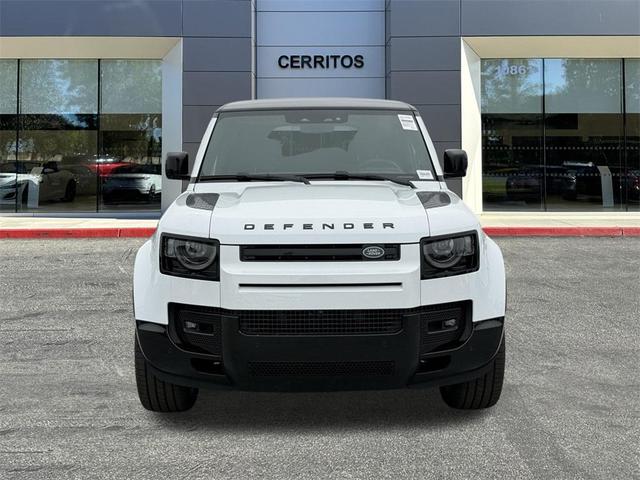 Photo of 2025 FUJI WHT Land Rover Defender